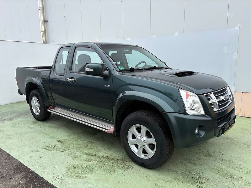 Isuzu D-Max 2.5, 100kW, 4x4, Tažné - fotka 1 z 14