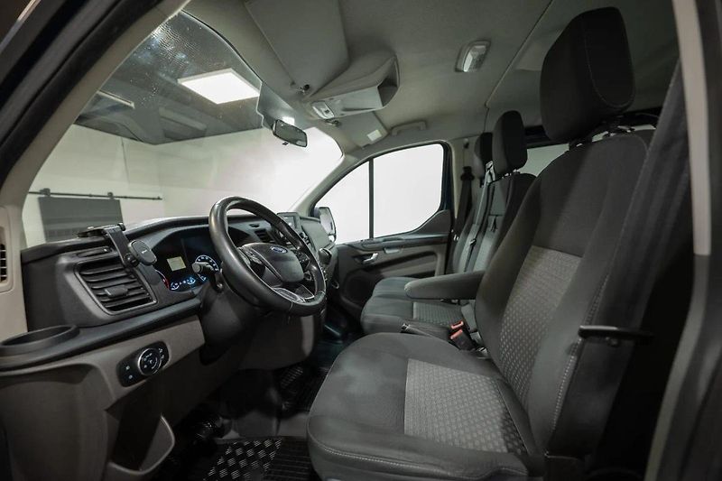 Ford Transit Custom L2 2.0 77 kW - fotka 7 z 32