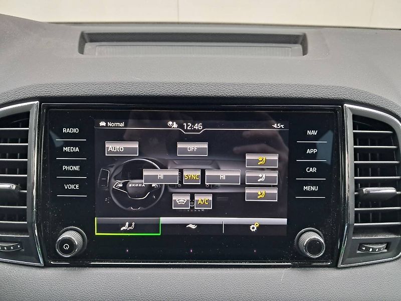 Škoda Karoq (2025) Top Selection 2.0 TDI / 85 kW - fotka 14 z 32