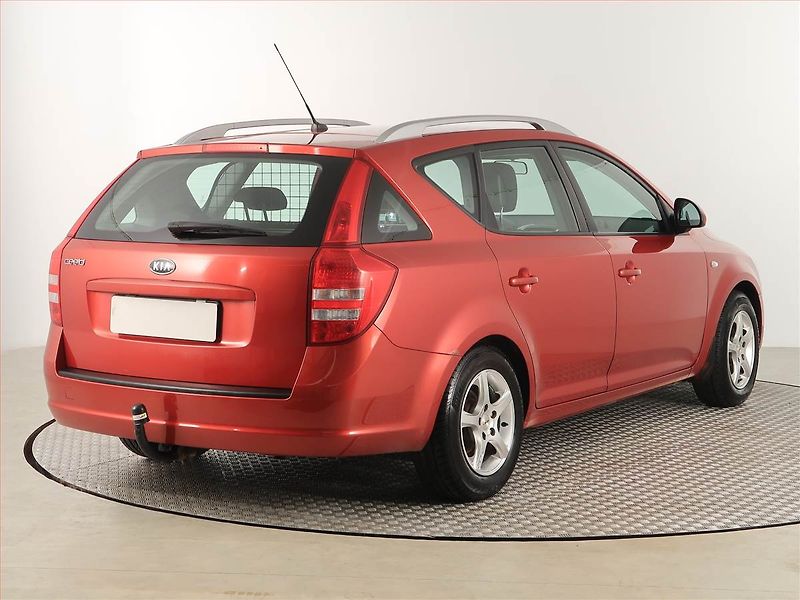 Kia Ceed (2007) 1.6 i, nová STK, Tažné - fotka 5 z 16