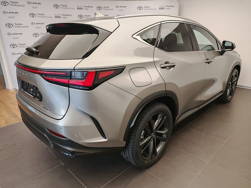 Lexus NX 450h plus 450h+ Executive Top - fotka 8 z 39
