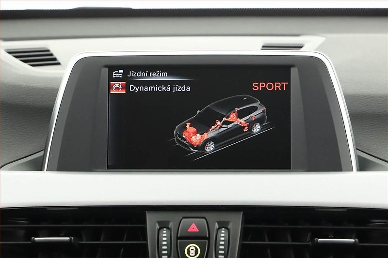 BMW X1 (2016) xDrive20i - fotka 14 z 20