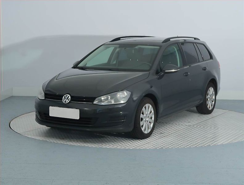 Volkswagen Golf (2014) 1.6 TDI, Serv.kniha, Navi - fotka 2 z 13