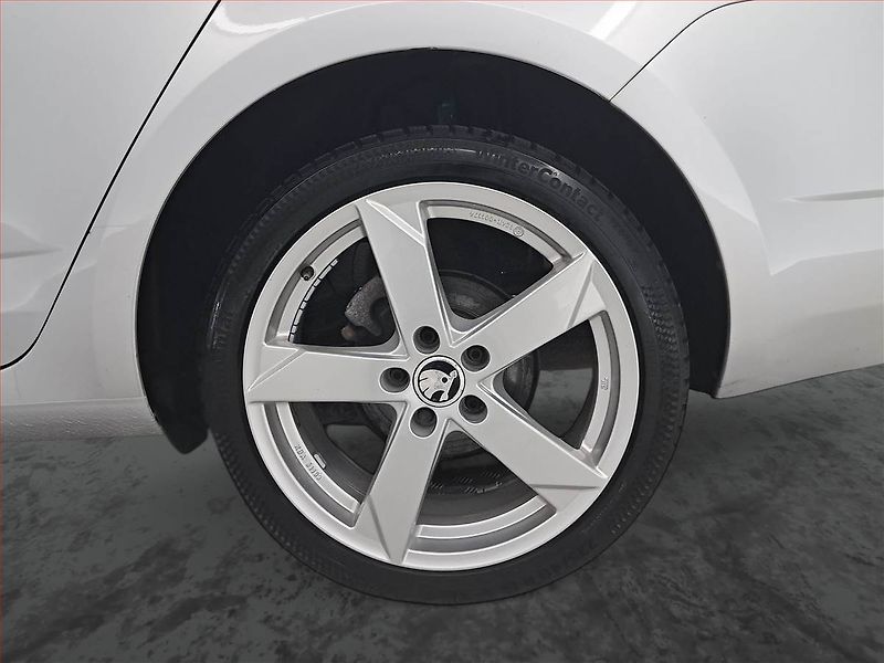Škoda Octavia (2013) 2.0 TDI, Automat, Xenony - fotka 15 z 19
