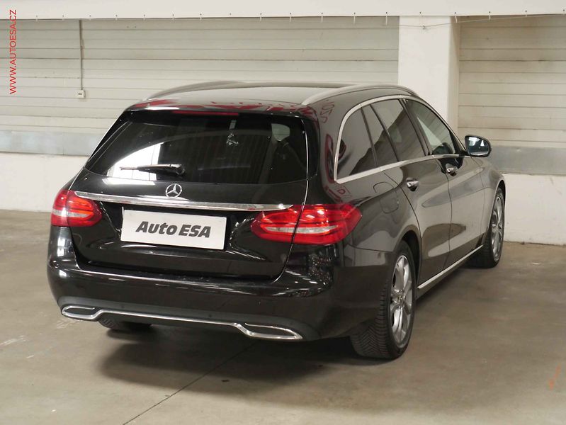 Mercedes-Benz Třídy C (2018) 2.2CDi C220, 2.maj, AT, navi - fotka 6 z 22