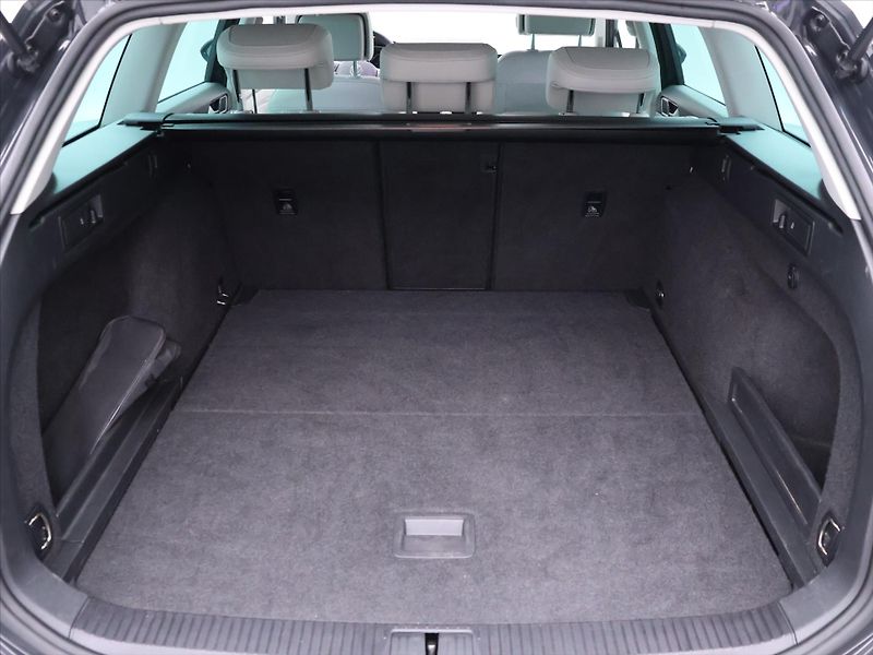 Volkswagen Passat 2,0 TDI CZ Elegance Kůže DPH - fotka 10 z 31