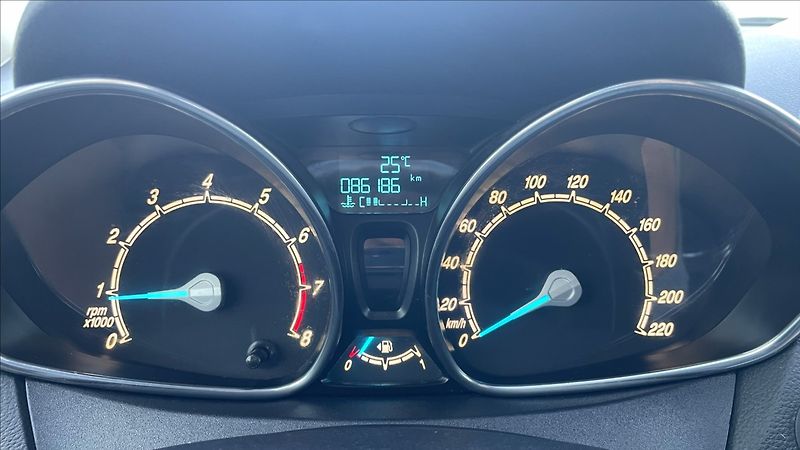 Ford B-MAX 1,0 EcoBoost.74kw.serv.hist. - fotka 15 z 26