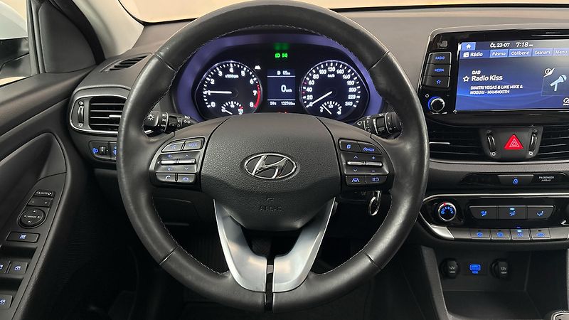 Hyundai i30 1.0 T-GDI Family Comfort Kombi - fotka 9 z 23