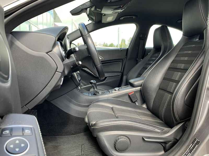 Mercedes-Benz CLA CLA 200 115kW MAN6 - fotka 17 z 36