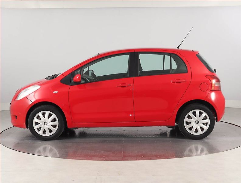 Toyota Yaris (2007) 1.3 VVT-i, Automat - fotka 3 z 19
