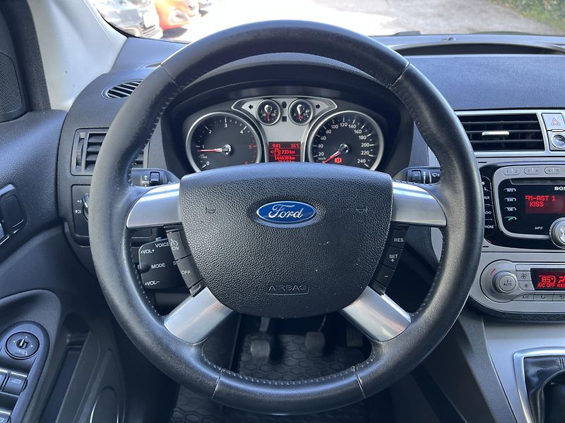 Ford Kuga 2.0TDCi 4x4 TEMPOMAT KLIMA ALU - fotka 16 z 40
