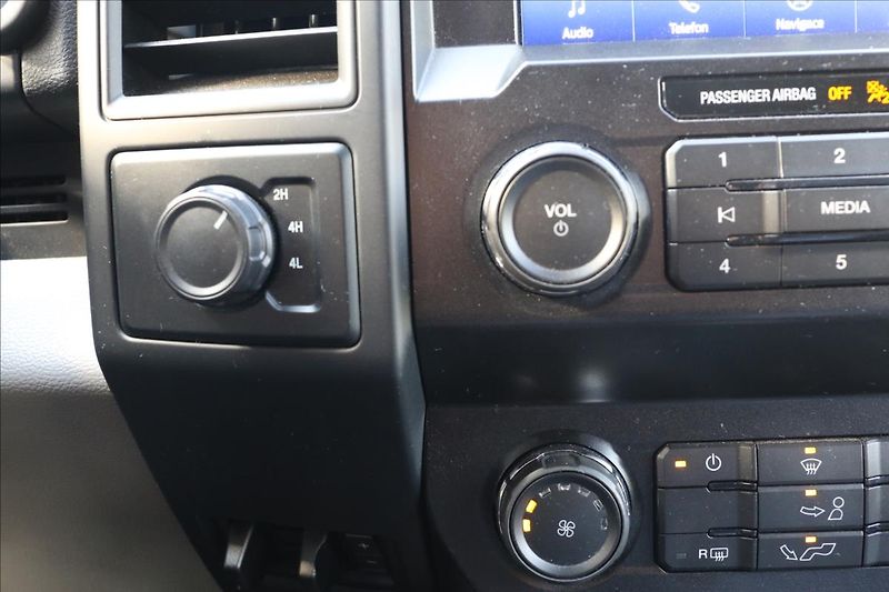Ford F-150 5,0 V8, hardtop - fotka 49 z 64