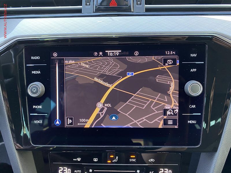 Volkswagen Passat (2021) 2.0TDi, DSG, LED - fotka 17 z 18