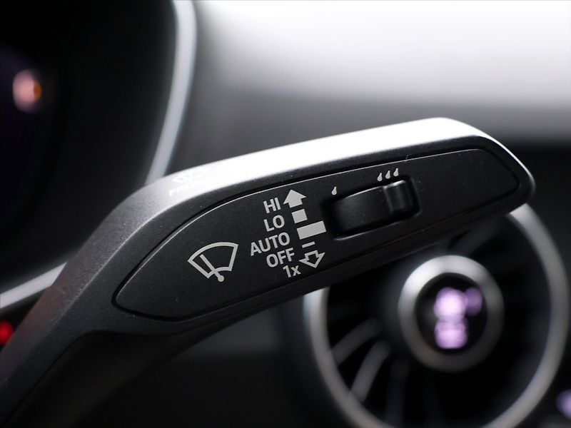 Audi TT 2,0 TFSI 169 kW S-tronic - fotka 20 z 37