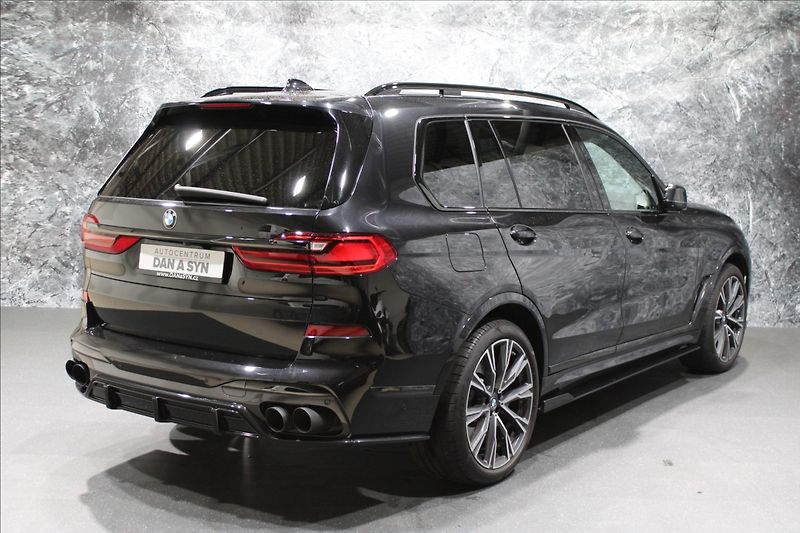 BMW X7 4,4 xDrive M50i - fotka 4 z 40