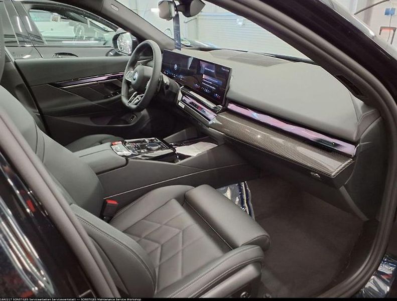 BMW Řada 5 540d xDrive Touring - fotka 3 z 6