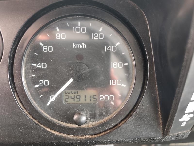 Land Rover Defender (2001) 110 TD5 9S - fotka 13 z 13