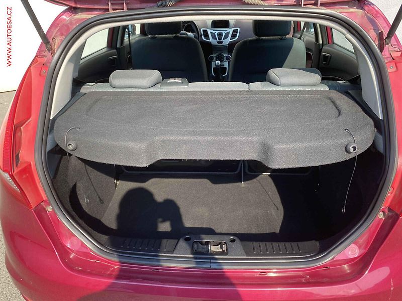 Ford Fiesta (2009) 1.4i, AC, park.asist - fotka 7 z 16