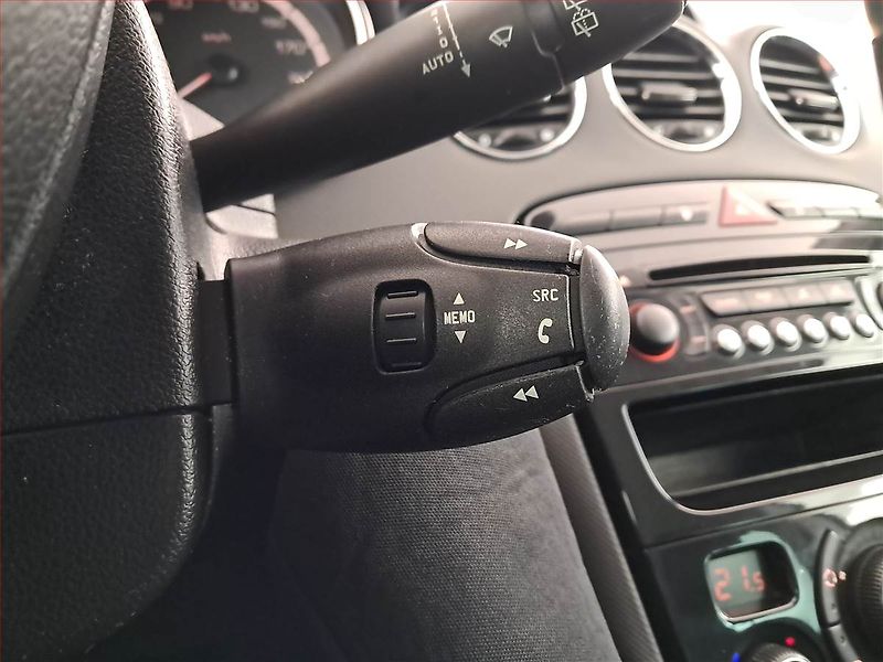 Peugeot 308 (2013) 1.6 e-HDi, po STK, zamluveno - fotka 16 z 16