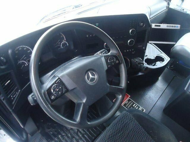 Mercedes-Benz Arocs 3243 8x4 pumi - fotka 6 z 14