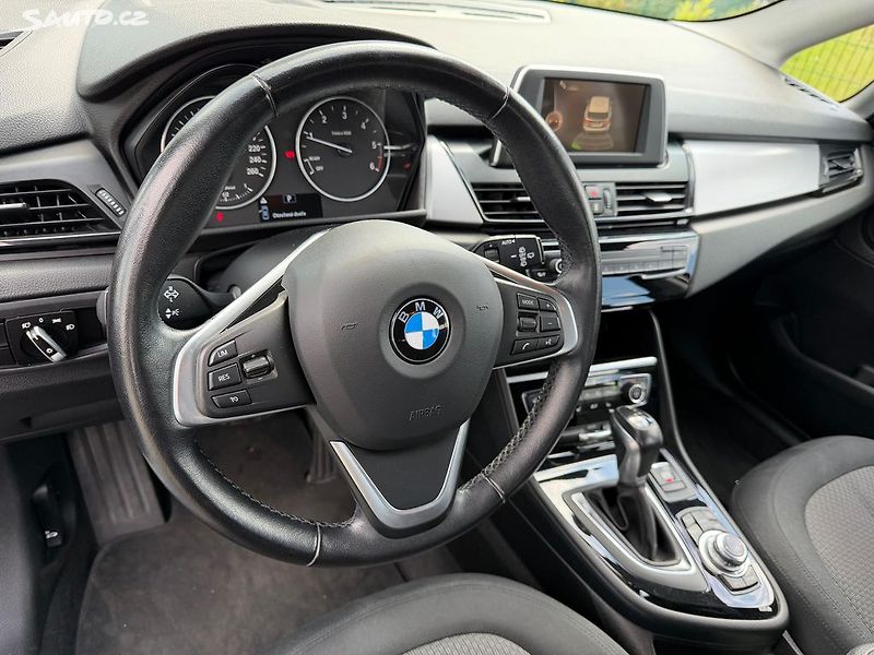 BMW Řada 2 (2014) 218d Active Tourer / automat - fotka 15 z 20