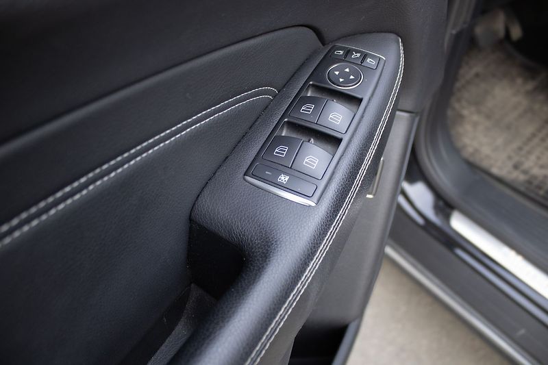Mercedes-Benz Třídy M Servisované, tažné, 4x4, 225kW - fotka 23 z 34
