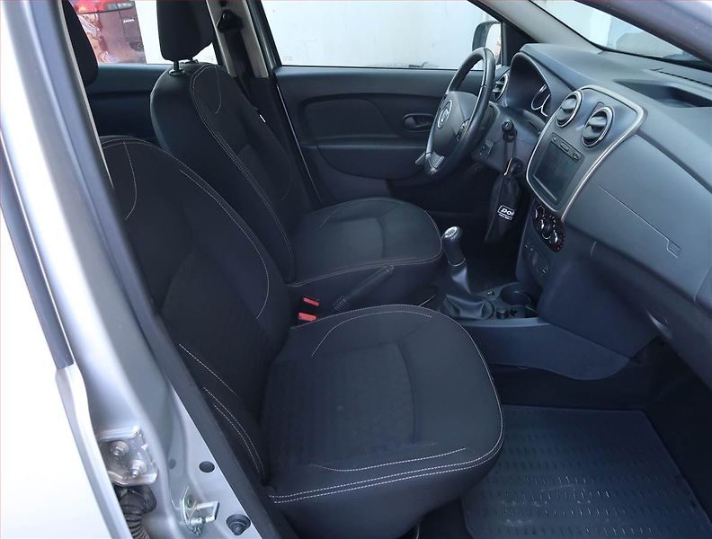 Dacia Sandero (2013) 0.9 TCe, ČR,1.maj, Navi - fotka 9 z 14