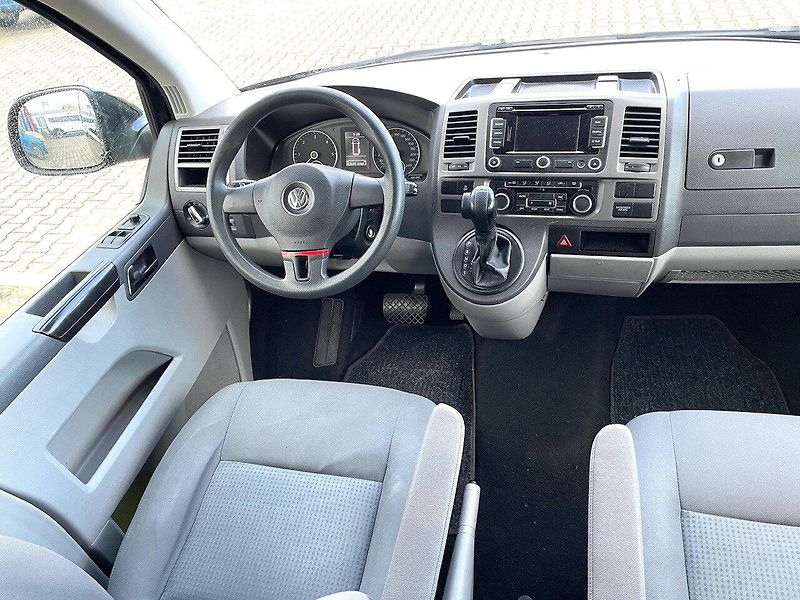 Volkswagen Caravelle (2014) 2,0 TDI Tiptronic 8 Míst - fotka 7 z 12