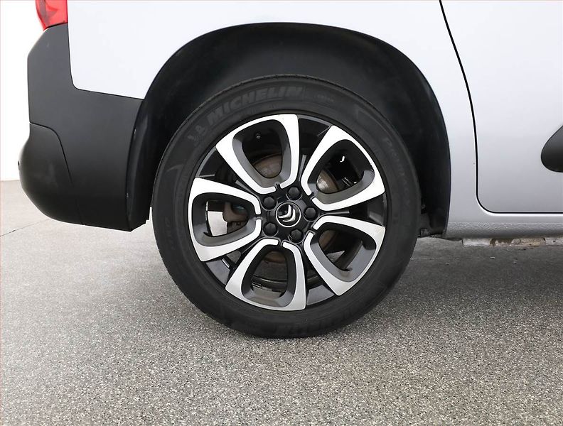 Citroën Berlingo (2019) Feel 1.2 PureTech, 5Míst, ČR - fotka 16 z 16