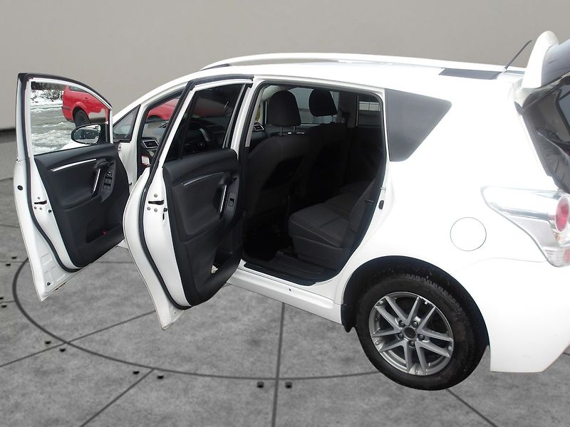 Toyota Verso 1,6 D4D 82kW Nové v ČR! 2xkola - fotka 25 z 30