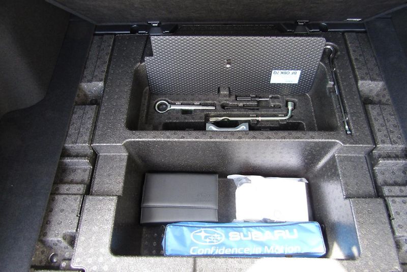 Subaru Outback (2025) 2,5i TOURING  MY25.5 - fotka 15 z 52