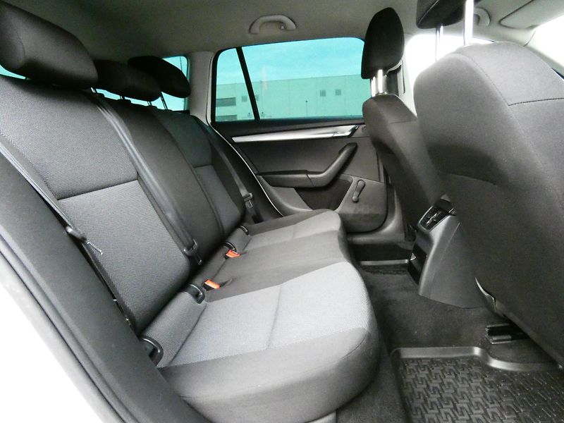 Škoda Octavia III Combi ActivePlus 1.6 TDI C - fotka 21 z 30