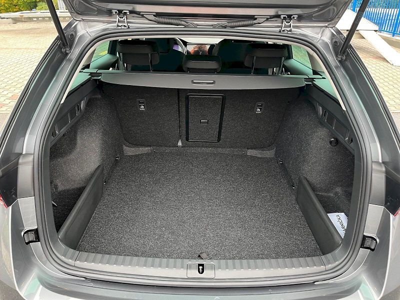 Škoda Octavia (2025) COMBI TOP SELECTION 1,5 TSI M- - fotka 13 z 34
