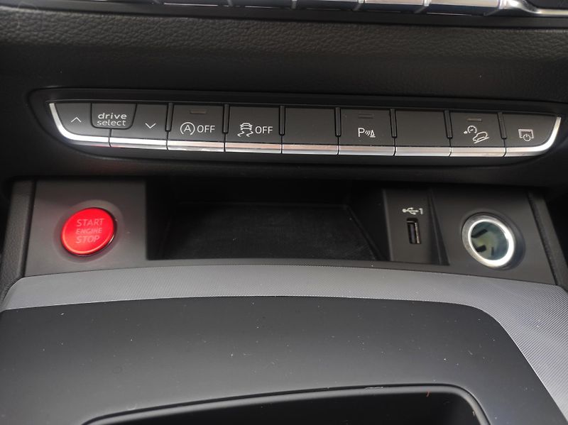 Audi Q5 2,0TFSi 195kW,Sportback, 4x4 - fotka 39 z 63
