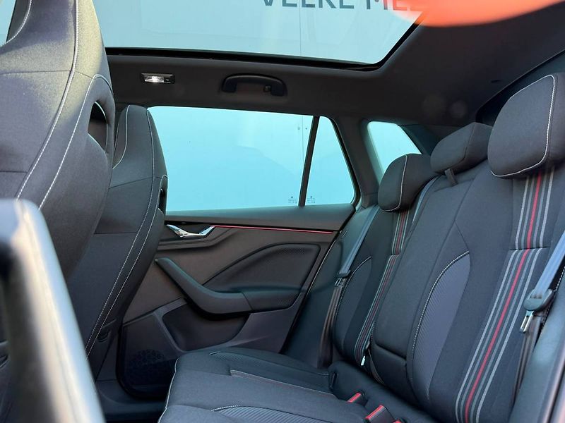 Škoda Kamiq Monte Carlo 1,0 TSI 85 kW 6° M - fotka 10 z 35