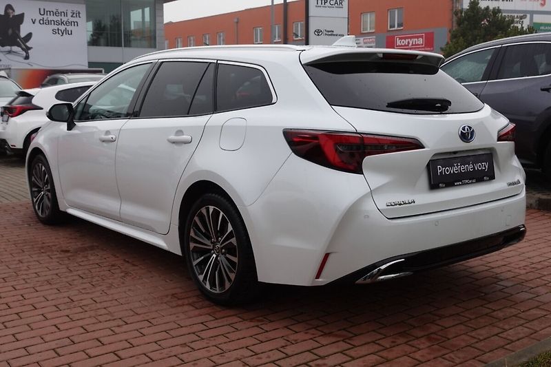 Toyota Corolla ZLEVNĚNO 2,0HSD Style - fotka 6 z 32