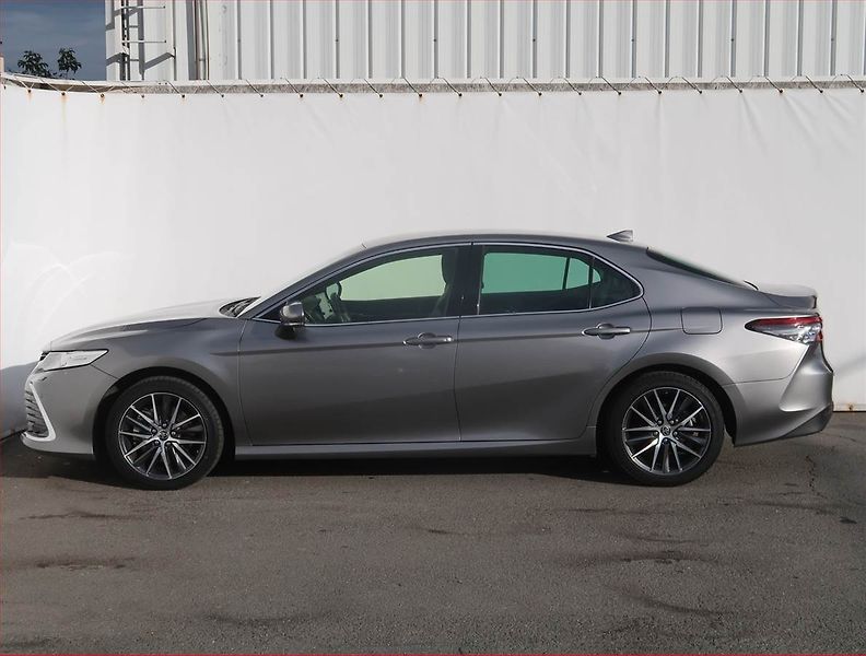 Toyota Camry (2023) 2.5 Hybrid, Hybrid,Automat - fotka 3 z 22