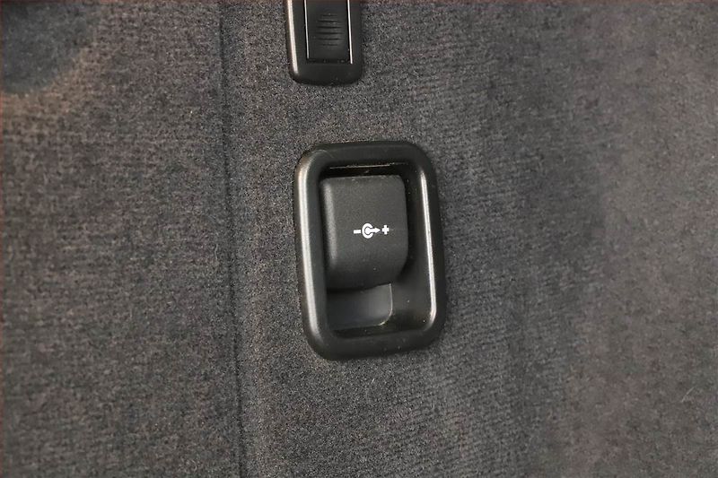 BMW Řada 3 (2016) 320 d, Navi, Tempomat - fotka 10 z 20