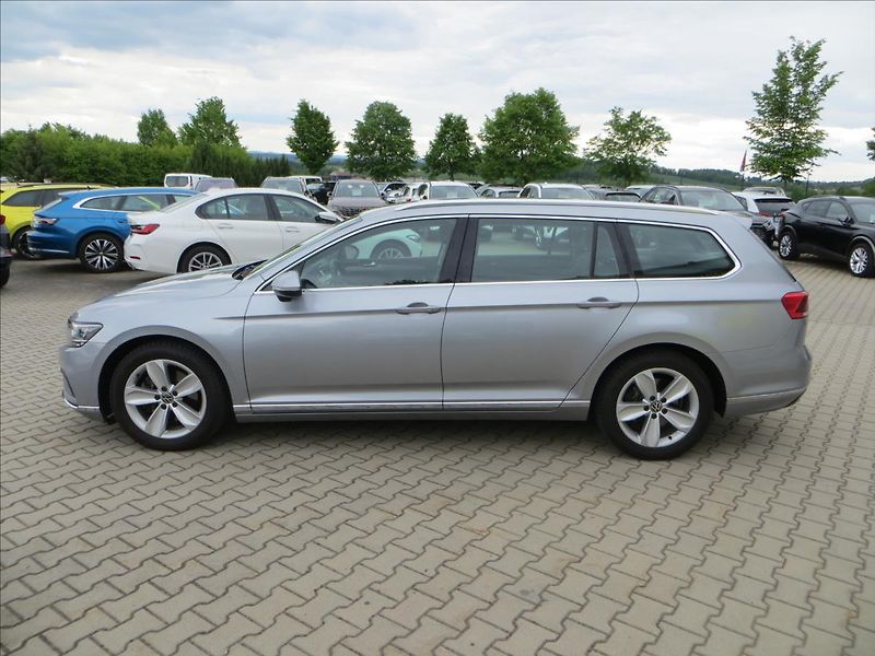 Volkswagen Passat 1,5 TSI 110kW DSG Elegance ČR - fotka 4 z 26