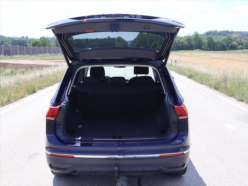 Volkswagen Tiguan Allspace 2,0 TSI 140kW 4motion DPH TZ - fotka 9 z 26