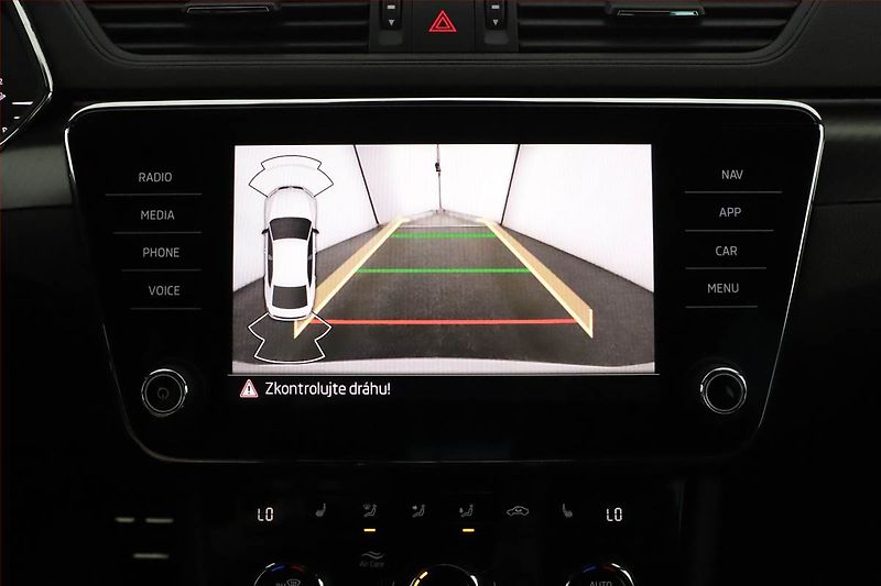 Škoda Superb (2024) Sportline 2.0 TDI - fotka 19 z 26