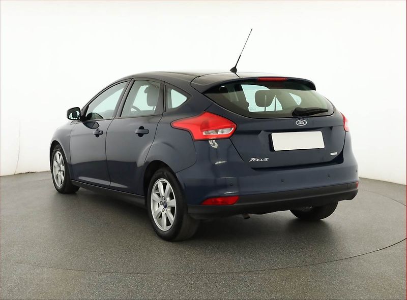 Ford Focus (2016) 1.0 EcoBoost, Tempomat - fotka 4 z 15