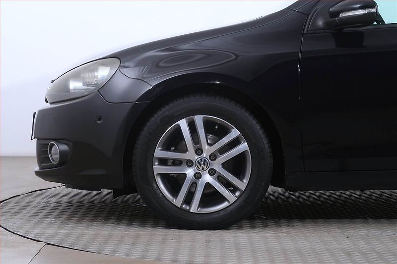 Volkswagen Golf (2009) 1.6 TDI, Tempomat - fotka 14 z 19