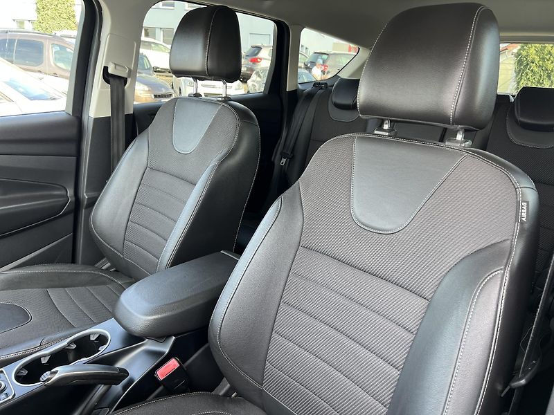 Ford Kuga 2.0TDCi 4x4 TEMPOMAT KLIMA ALU - fotka 10 z 41