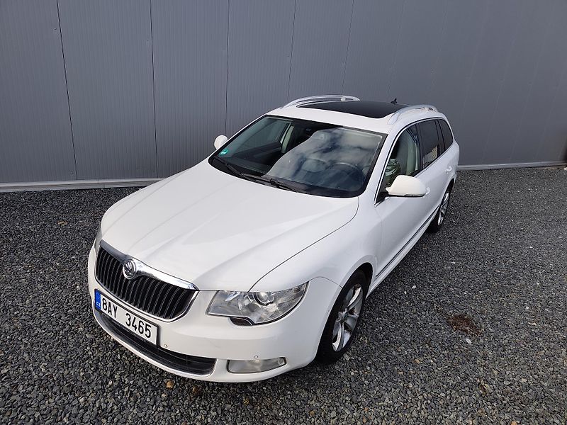 Škoda Superb - fotka 2 z 18