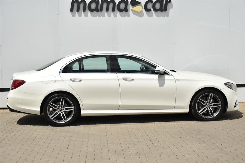 Mercedes-Benz Třídy E 220D 4MATIC AMG NAVI ČR - fotka 8 z 34