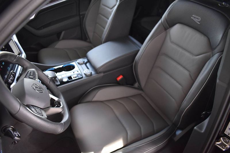 Volkswagen Touareg (2026) R-Line 3.0TDI 210kW Final Edit - fotka 32 z 34