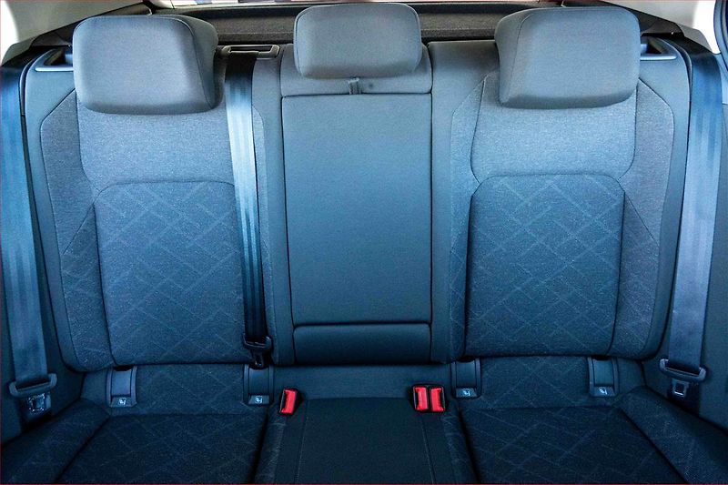 Volkswagen Golf (2023) Life 1.5 TSI - fotka 10 z 18