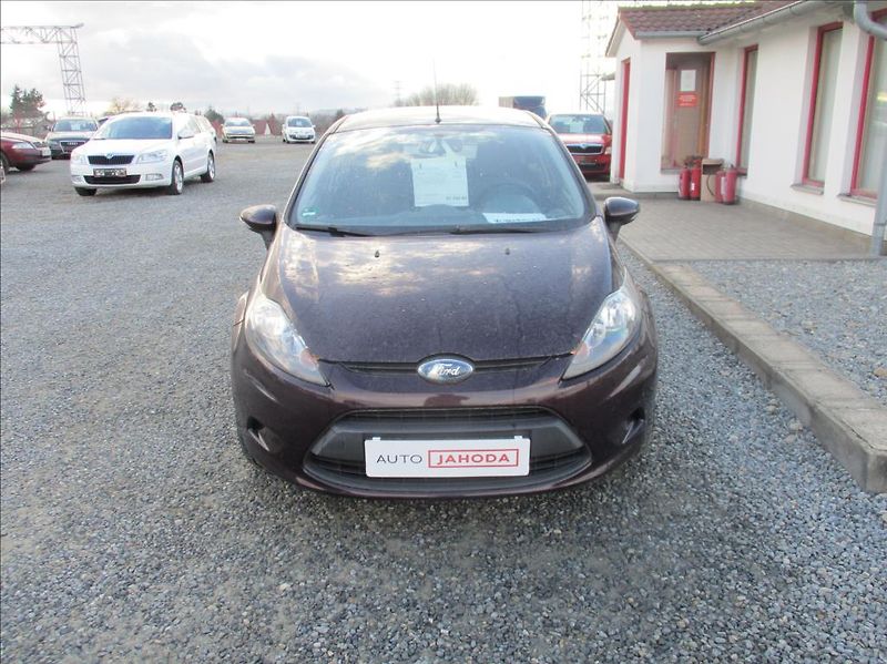 Ford Fiesta 1,3 i, klimatizace, - fotka 2 z 21