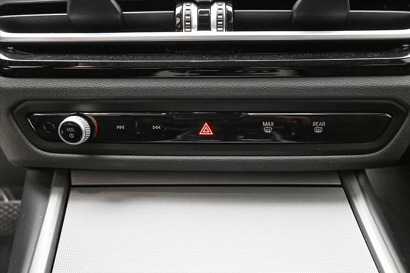 BMW Řada 3 2,0 318d Facelift Záruka až 5 - fotka 18 z 26
